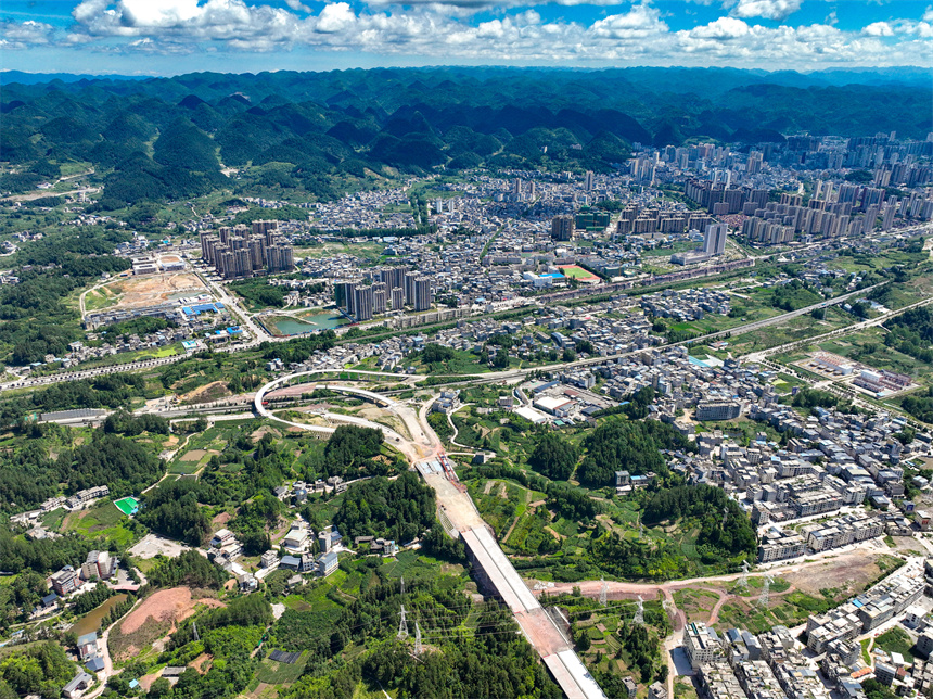 利咸高速攻堅 力爭明年底通車改善40萬群眾出行【2】