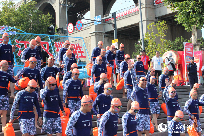 群眾方隊(duì)正在集結(jié)。人民網(wǎng)記者 張沛攝