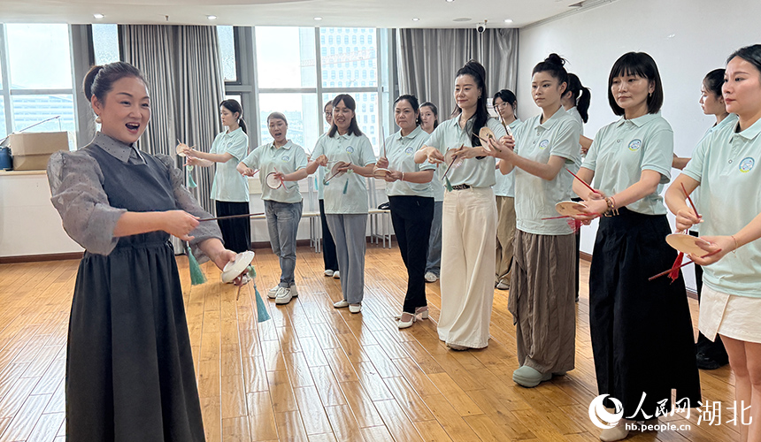 碟筷聲聲譜寫非遺傳承新樂(lè)章