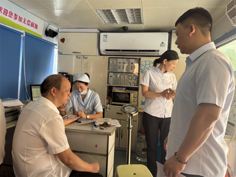 獻(xiàn)血者進(jìn)行血液初篩