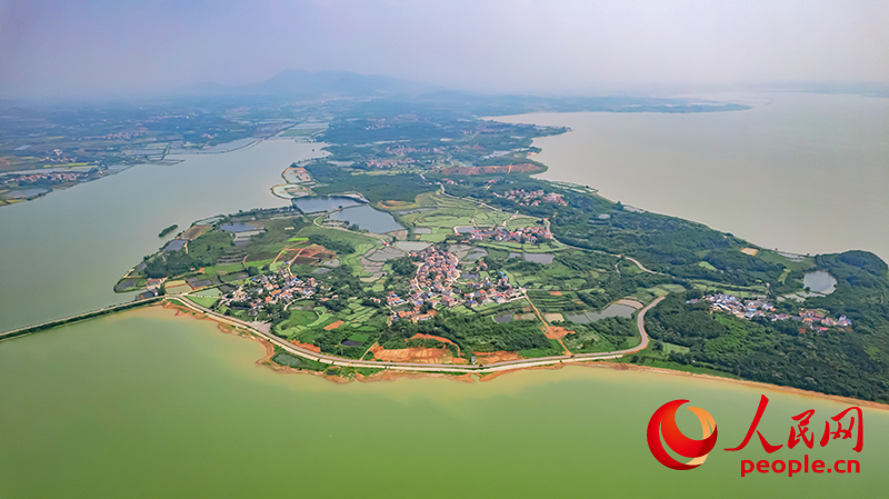 梁子湖航拍。人民網(wǎng)記者 周倩文攝