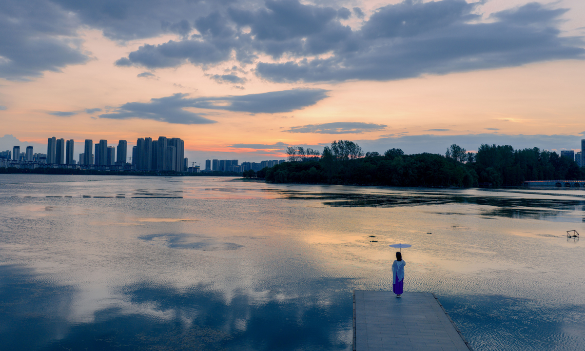 《遺愛湖公園》王少輝 攝