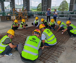 湖北宜昌：讓建筑工人化身“巧工匠”
