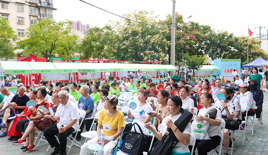 “荊楚糧油”社區(qū)活動走進新鑫園社區(qū) 惠民服務(wù)暖民心