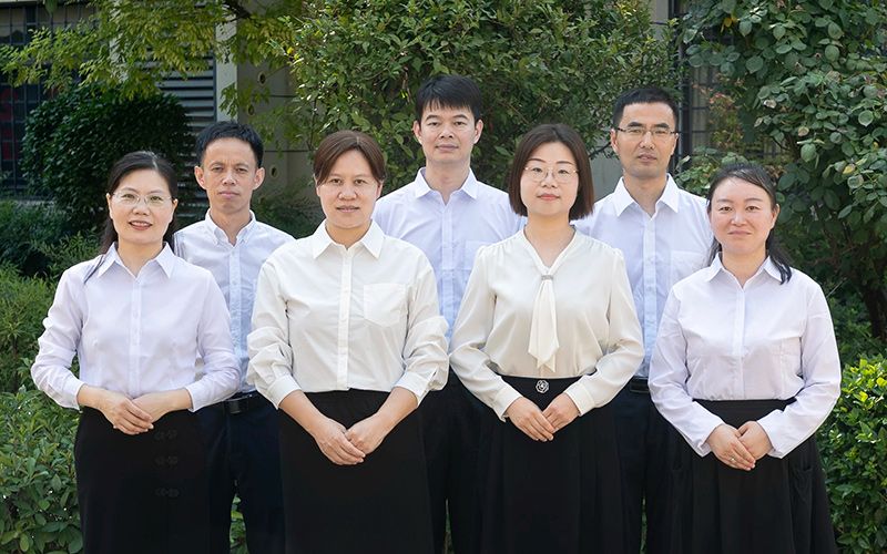 黃陂區(qū)7名教師榮獲表彰。