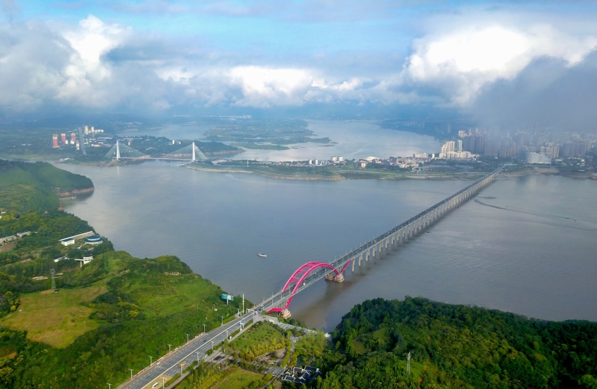 2025年9月13日拍攝的南水北調丹江口庫區(qū)鄖陽段漢江水域。