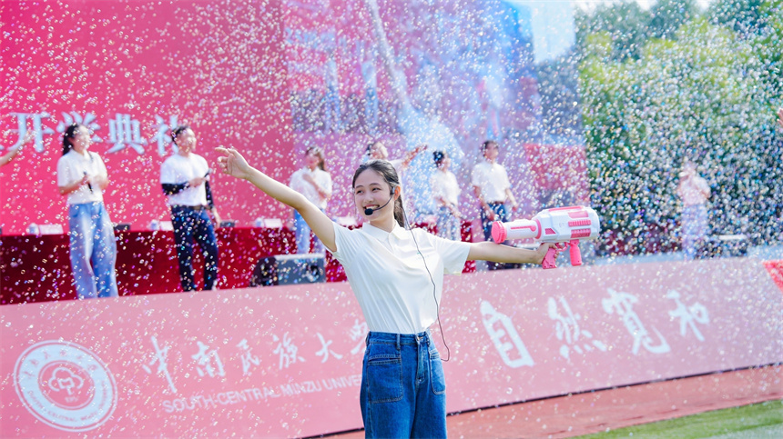 暖場活動(dòng)。學(xué)校供圖