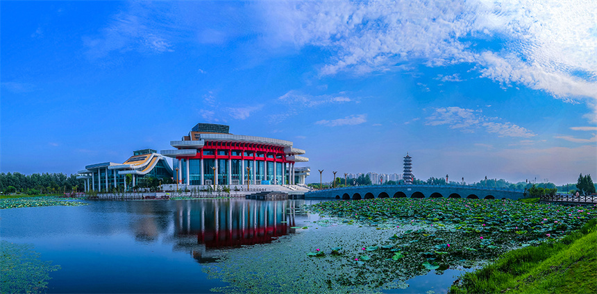 曹禺大劇院。潛江市委宣傳部供圖