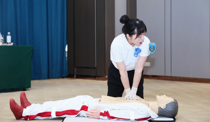 湖北百名急救高手賽場(chǎng)錘煉“硬核”技能