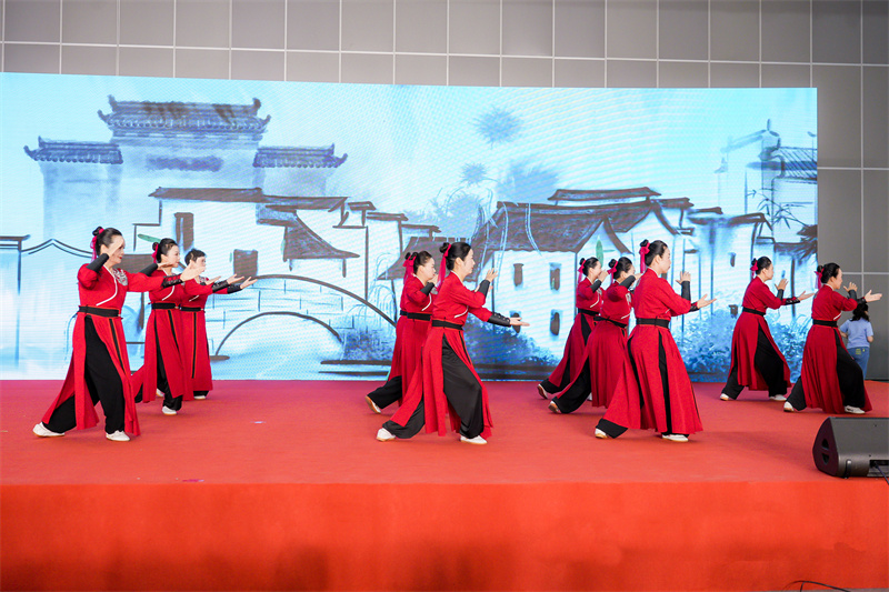 湖北省“養(yǎng)老服務(wù)消費(fèi)季”暨“敬老月”活動(dòng)在武漢啟動(dòng)