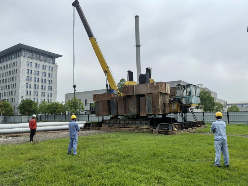 鄂州五條路項目葛山大道東延線路面。