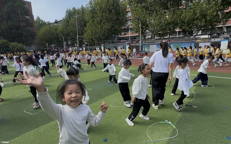 武漢中小學(xué)大課間學(xué)生活動(dòng)豐富。蘇西鳳攝