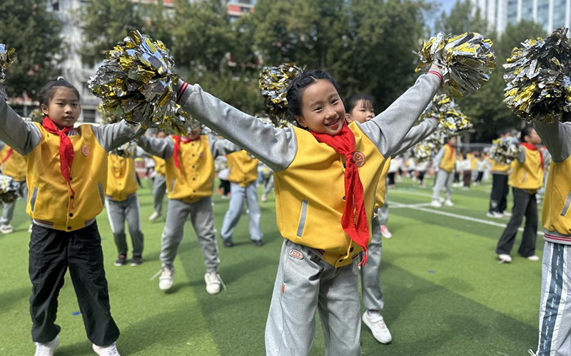 武漢中小學(xué)大課間活動(dòng)豐富。蘇西鳳攝
