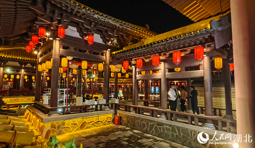 建筑美學(xué)與消費(fèi)體驗(yàn)點(diǎn)亮“夜名片”【2】