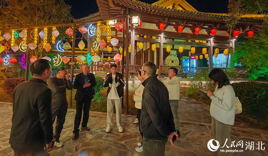 建筑美學(xué)與消費(fèi)體驗(yàn)點(diǎn)亮“夜名片”【7】