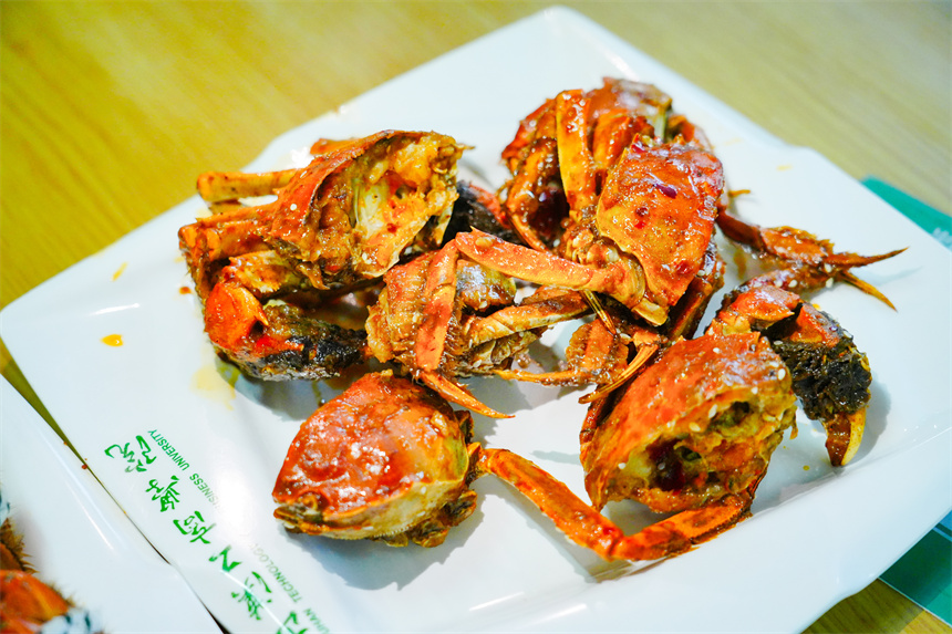 香辣螃蟹。劉皓辰攝