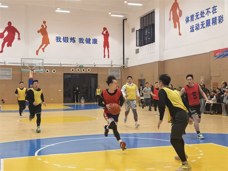 籃球比賽現(xiàn)場(chǎng)