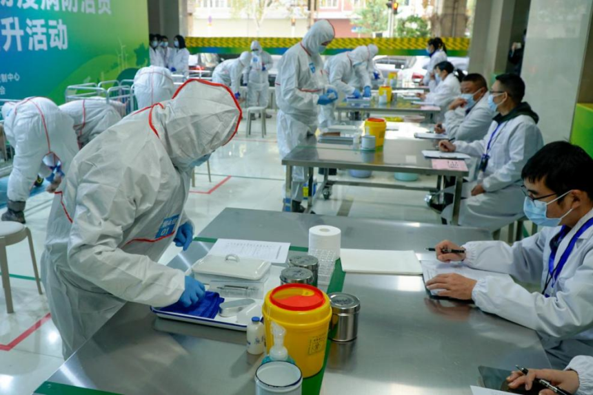 武漢動物疫病防治員技能競賽現(xiàn)場。