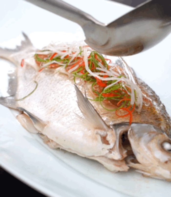 正在制作的武昌魚