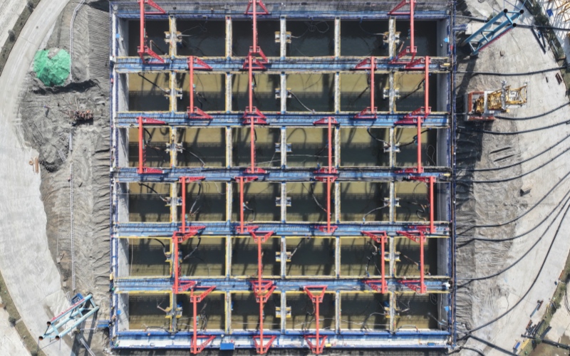 沉井下沉到位近景。