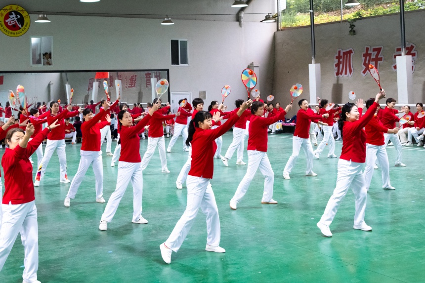 2025年全國柔力球大篷車公益惠民推廣萬里行活動。