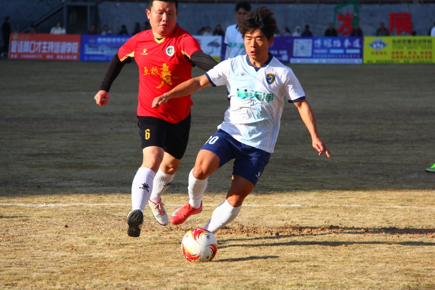 2025十堰市首屆足球超級聯(lián)賽（“堰超”）鄖陽賽區(qū)現(xiàn)場。