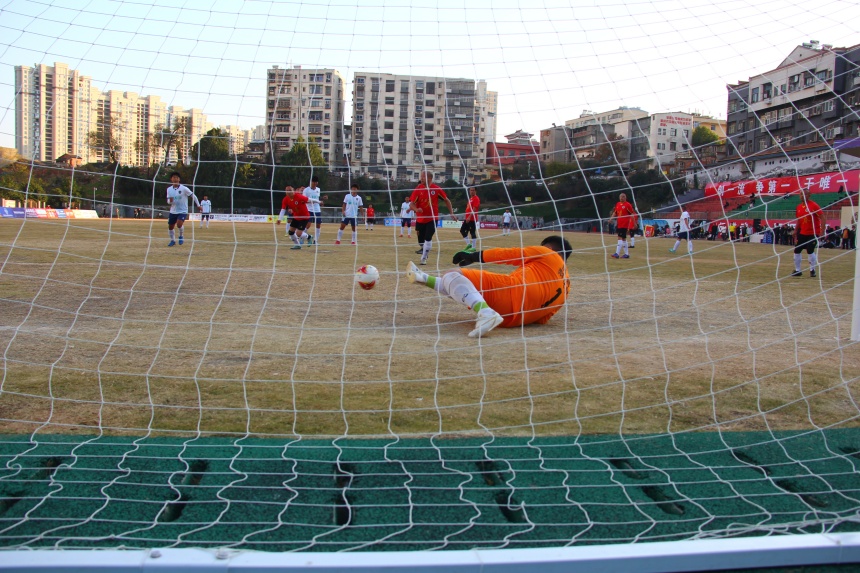 2025十堰市首屆足球超級聯(lián)賽（“堰超”）鄖陽賽區(qū)現(xiàn)場。