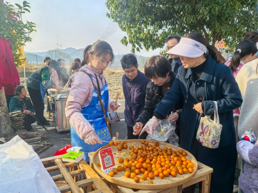 湖北咸安大幕鄉(xiāng)鄉(xiāng)土集市“爆火”