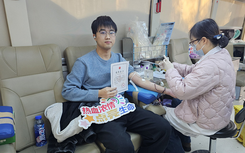 獻(xiàn)血現(xiàn)場。