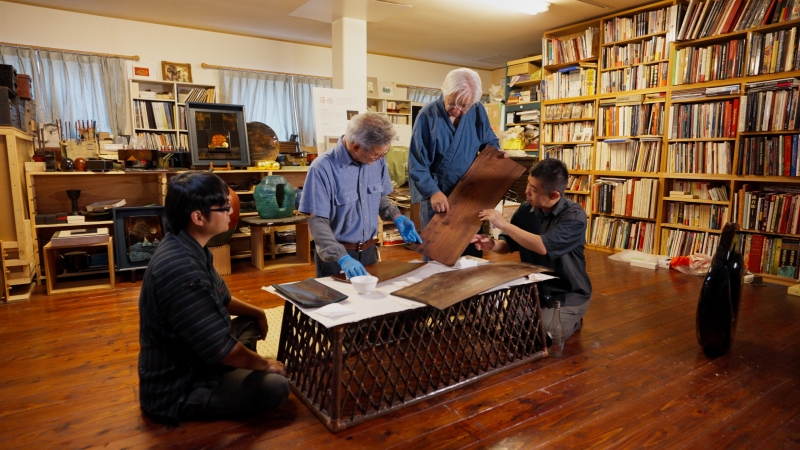 攝制組前往日本拍攝漆藝大師三田村有純。