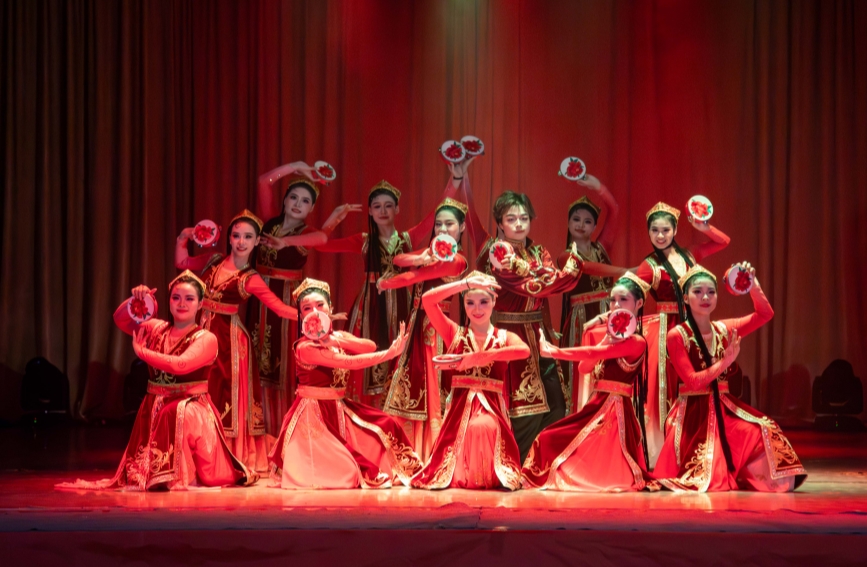 外語學(xué)部《石榴花開》